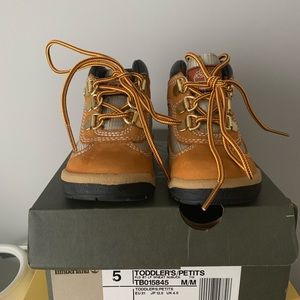 Brand new toddler Timberland field boots